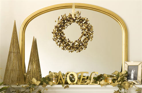 Colours of Christmas - decorating your mantlepiece. This link will open a new browser window.
