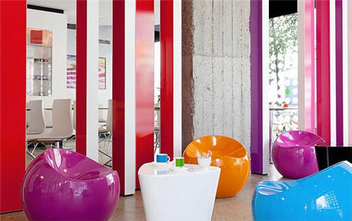 Pantone hotel - Pantone hotel cafe area. This opens a new browser window.